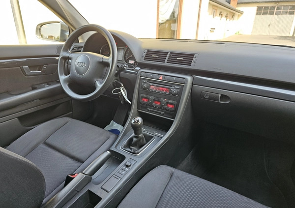 Audi A4 cena 12900 przebieg: 255000, rok produkcji 2003 z Puławy małe 352